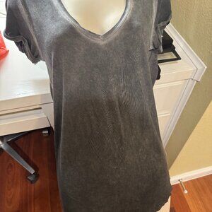 Paige Gray V-Neck Short-Sleeve Tunic Blouse Size S Siro Rayon Spandex EUC
